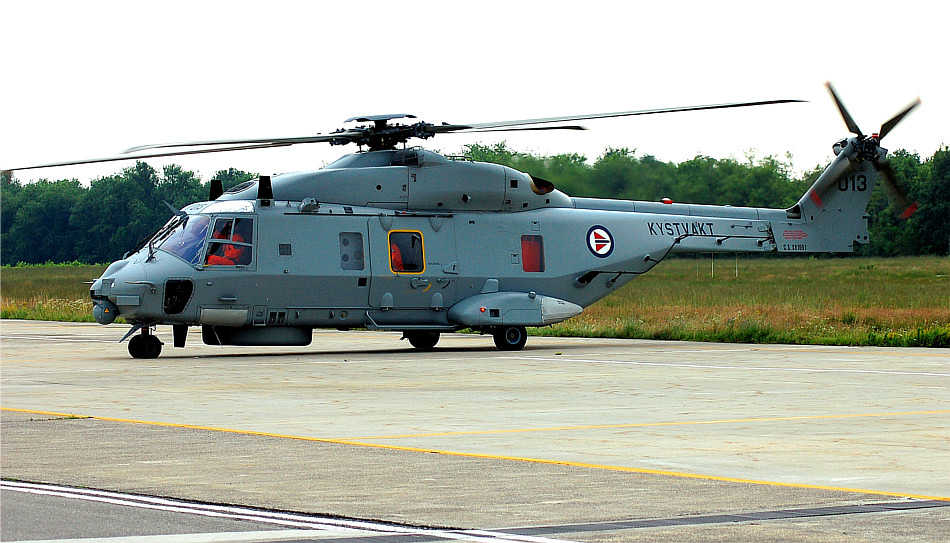 CSX81691/13 è il primo dei 14 NH-90NFH in ordine per la Kongelige Norske Luftforsvaret/Royal Norwegian AF. (ph. Courtesy AgustaWestland) NH-90NFH 13 Royal Norwegian AF