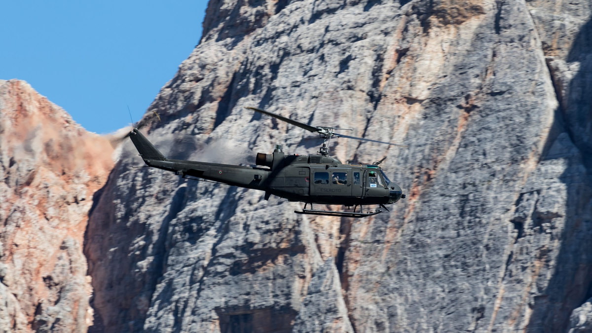 UH-205A in volo.
photo © Alberto Celsan - click for the slideshow