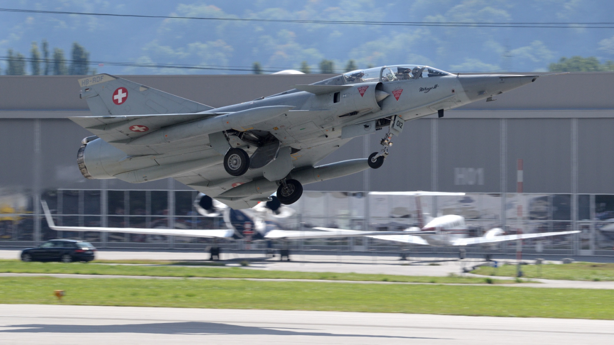 Il Mirage IIIDS della Clin d'Ailes di Payerne al decollo. - photo © Mauro Finati click for the slideshow