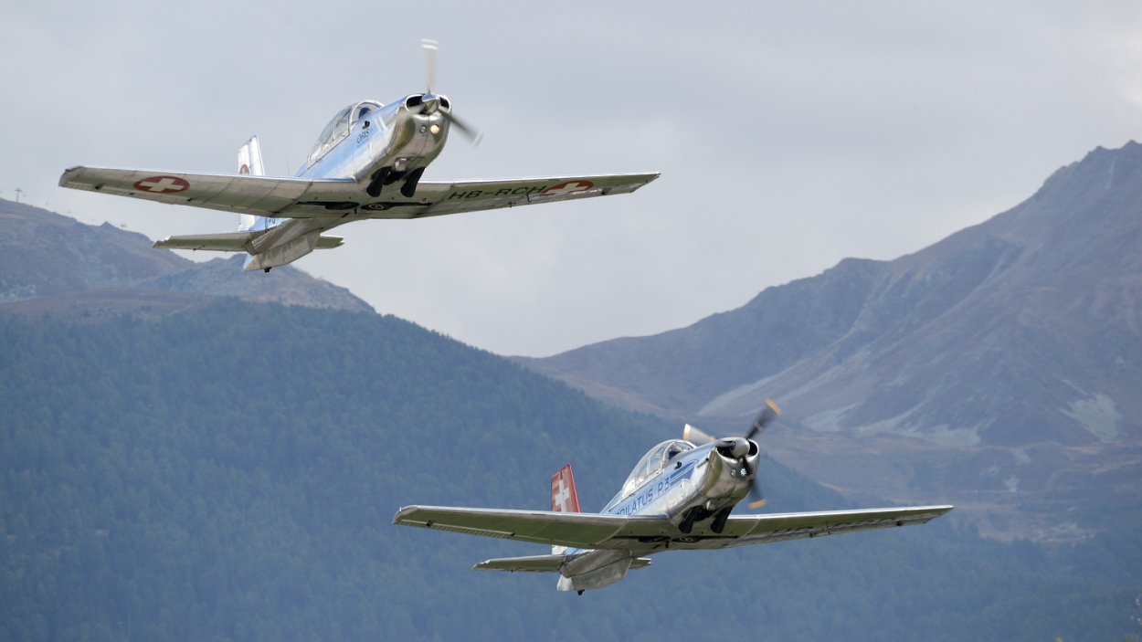Decollo di due dei P-3 Flyers - photo © Mauro Finati - click for the slideshow