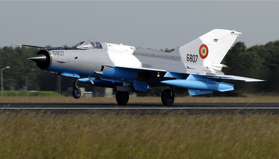 Romanian Air Force: MIG-21 Lancer C 861 Esc. in decollo FAR Lancer C 861 EAV