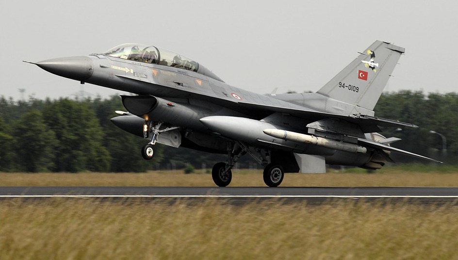 THK: F-16D 151 Sqn.