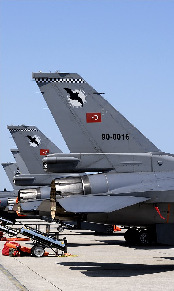 THK: F-16 flightline