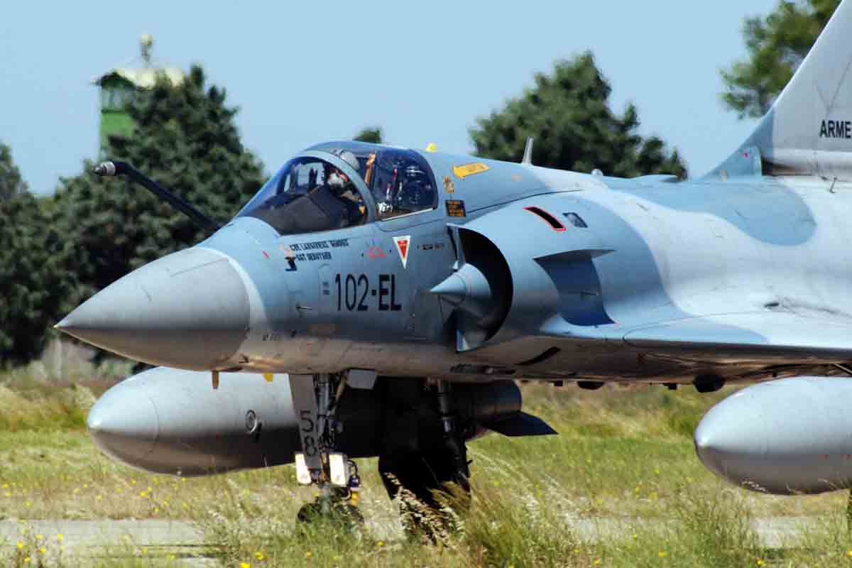 f.af M.2000 taxyway