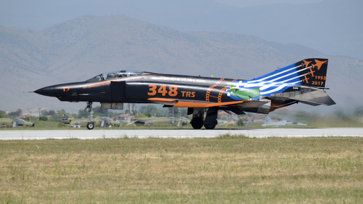 Full power for take-off - copyright © Mauro Finati - click for the slideshow