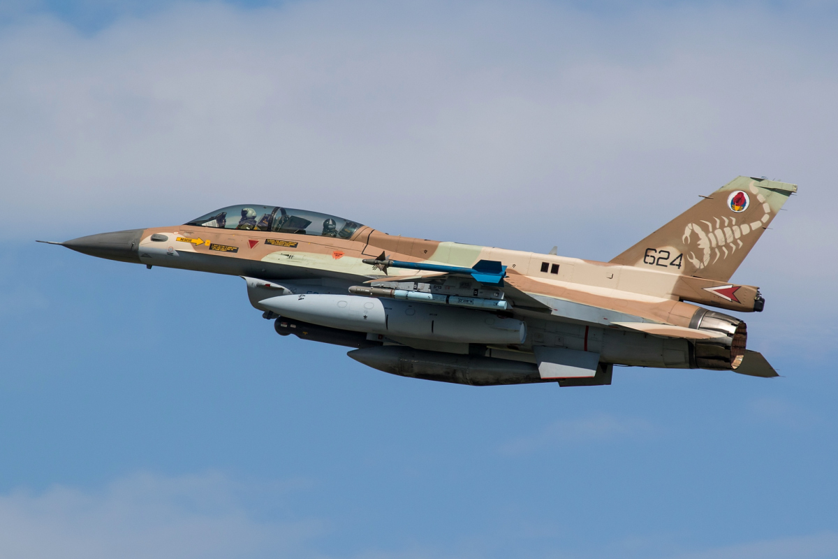F-16D israeliano in decollo - photo © Alberto Celsan - click for the slideshow