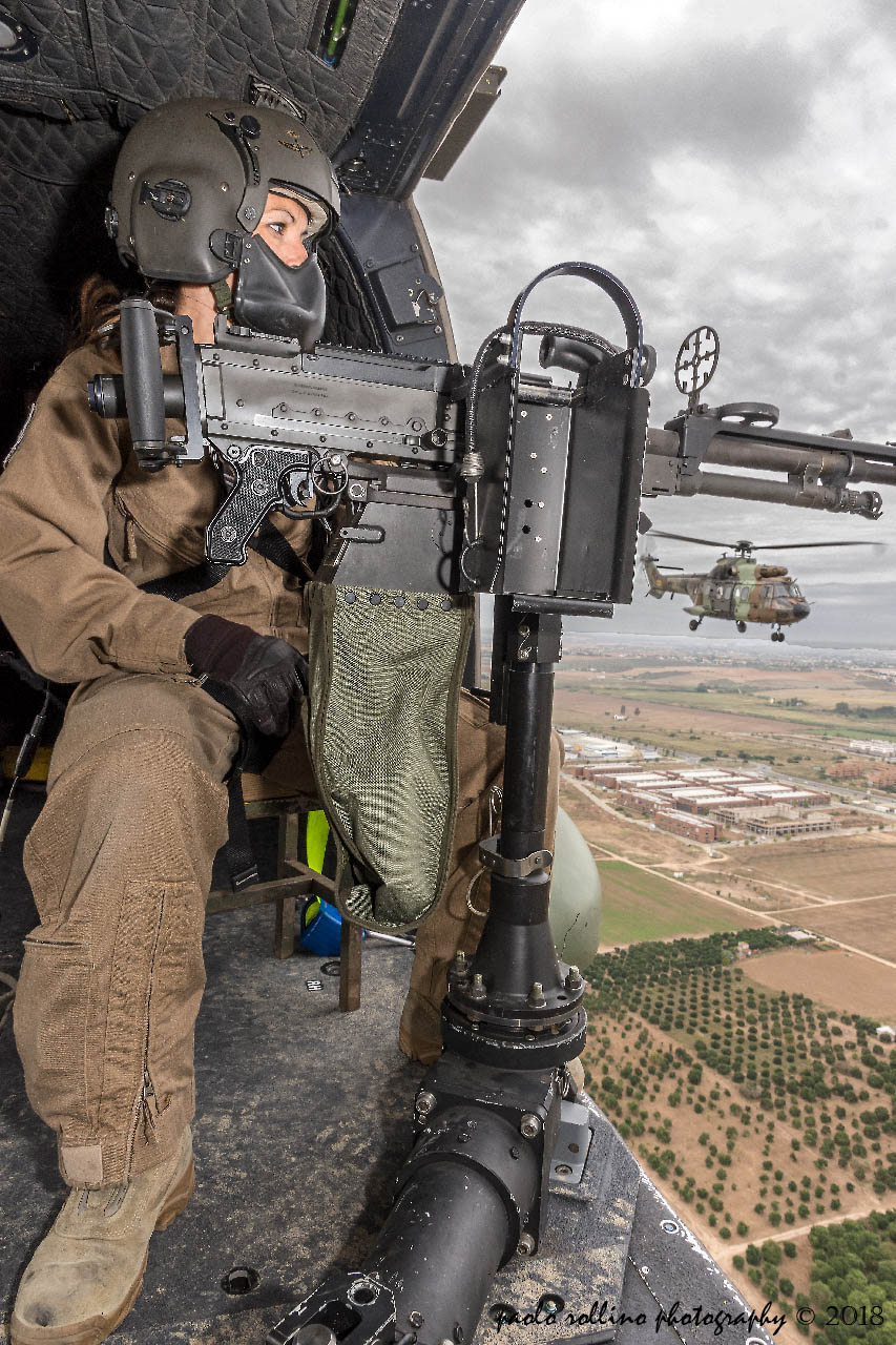 In volo per proteggere le truppe a terra/ph. Paolo Rollino In volo per proteggere le truppe a terra