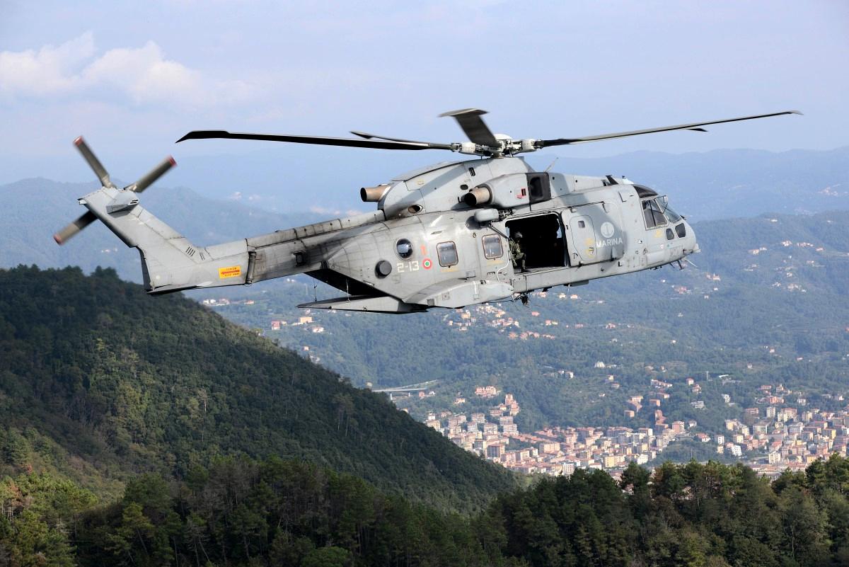 Un EH101 del GrupElicot 1 al rientro da una missione/ph. Mauro Finati Un EH101 del GrupElicot 1 al rientro da una missione/ph. Mauro Finati