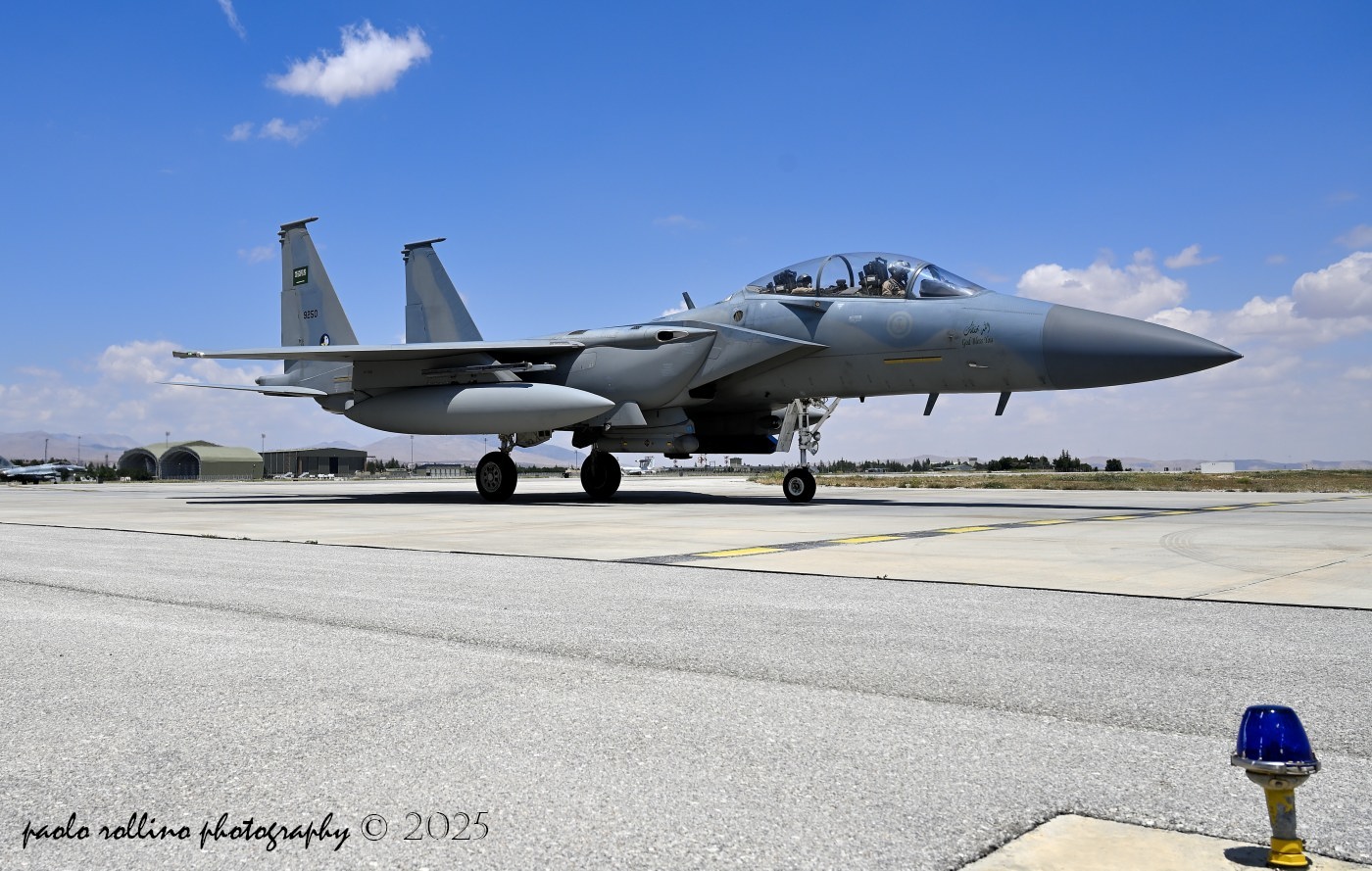 Un F-15SA Saudita rientra ai parcheggi dopo una missione/ph. Paolo Rollino