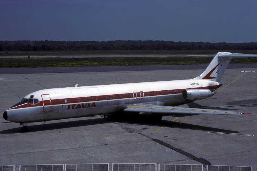 N7465B DC-9-32 della MDD noleggiato alla Itavia